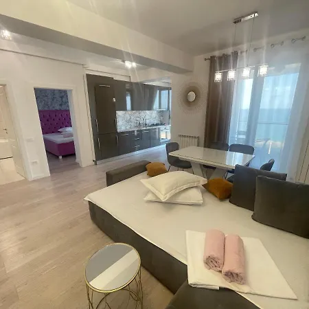 Reyna Sea View Luxury Apartment Constanta